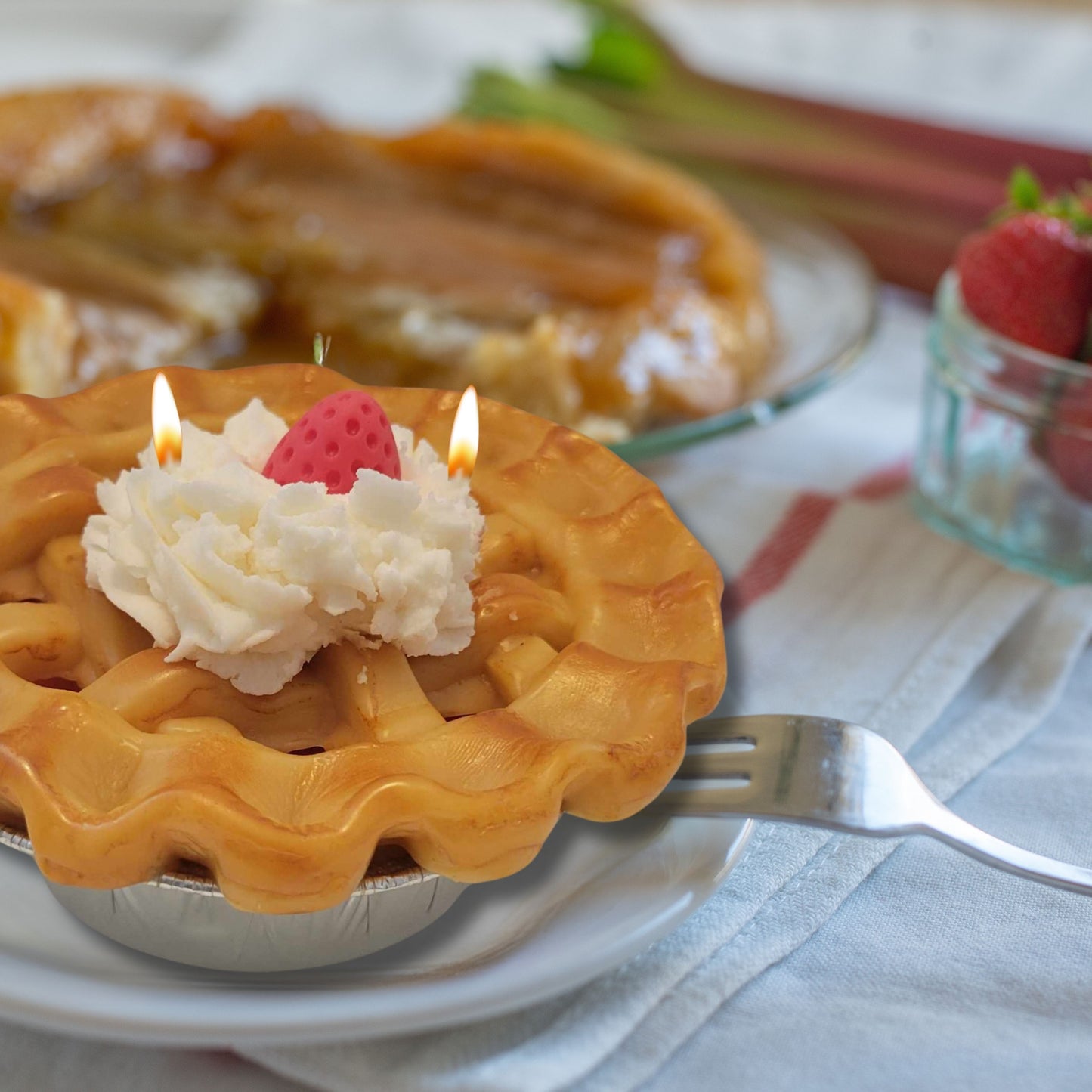 Cafe Delights Strawberry Homestyle Pie Scented Soy Wax Candle