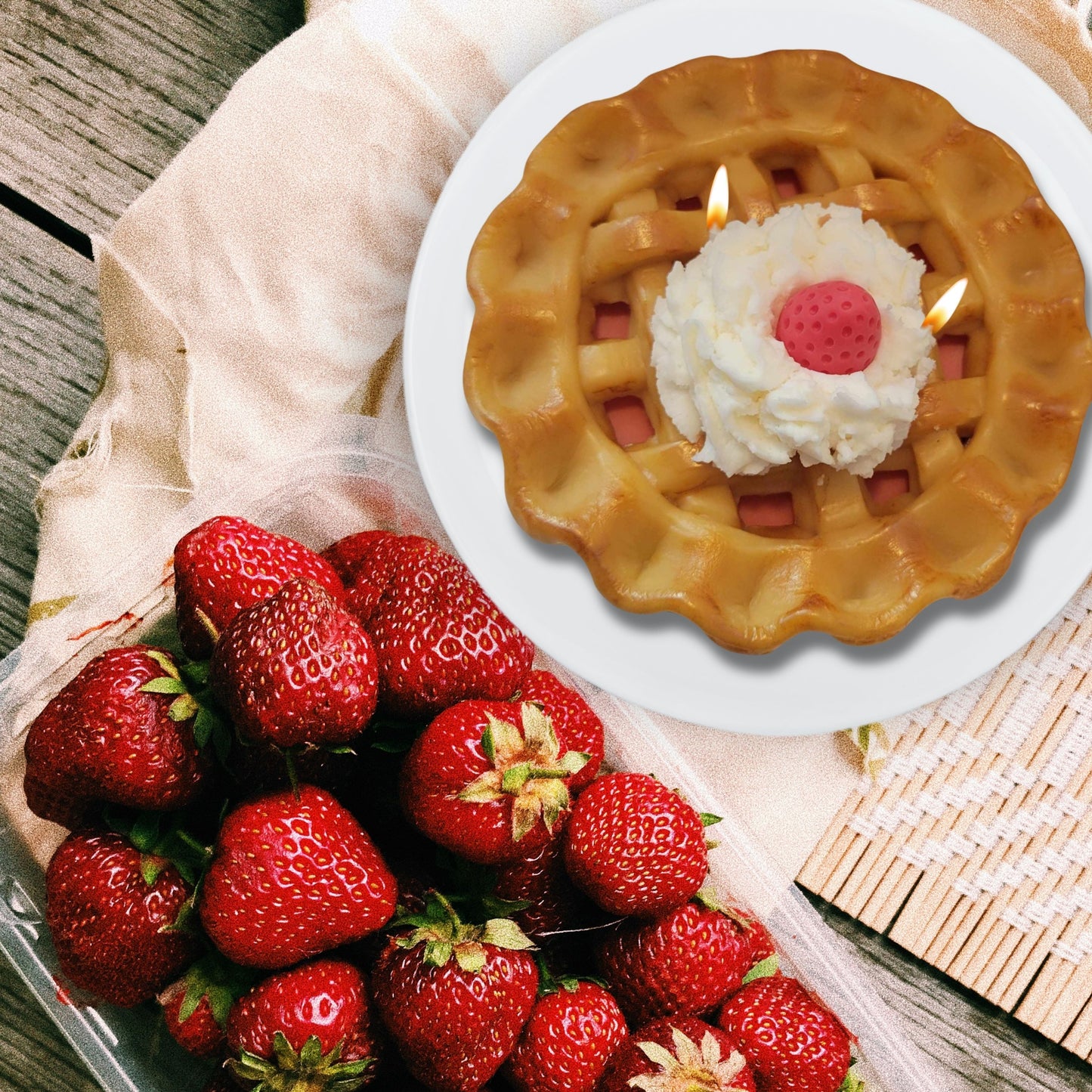 Cafe Delights Strawberry Homestyle Pie Scented Soy Wax Candle