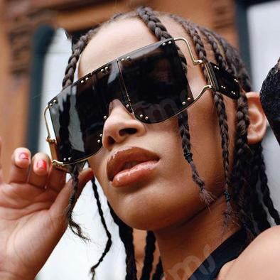 Black Rivet Glam Gradient Sunglasses