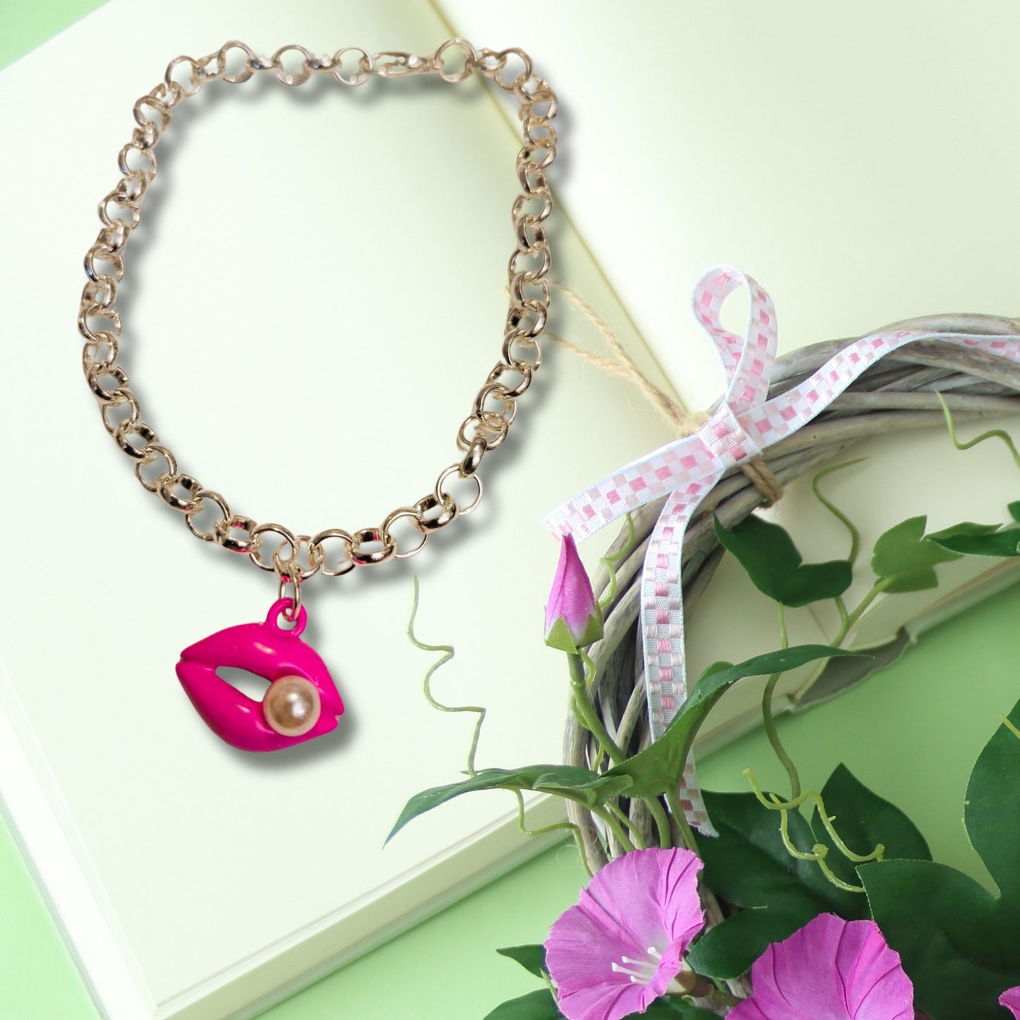 Pink Pearly Lips Bracelet
