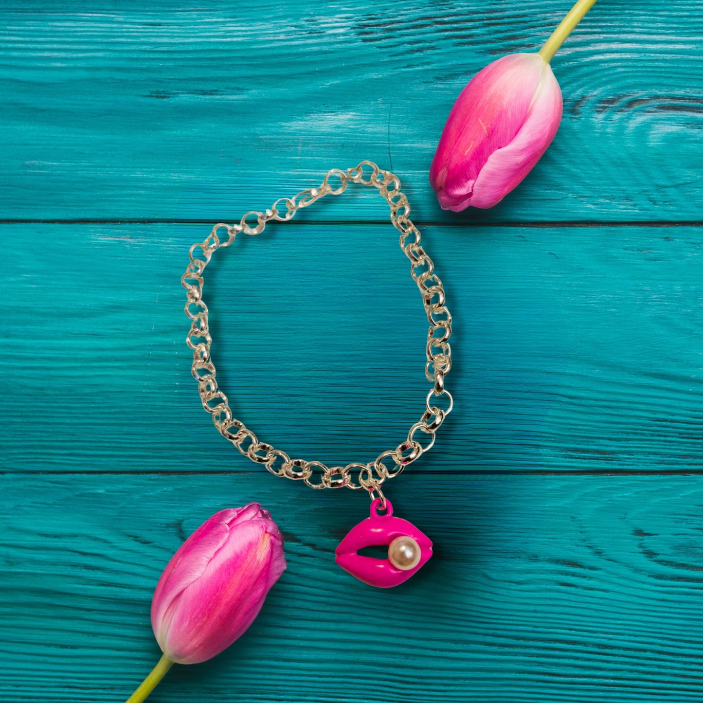 Pink Pearly Lips Bracelet