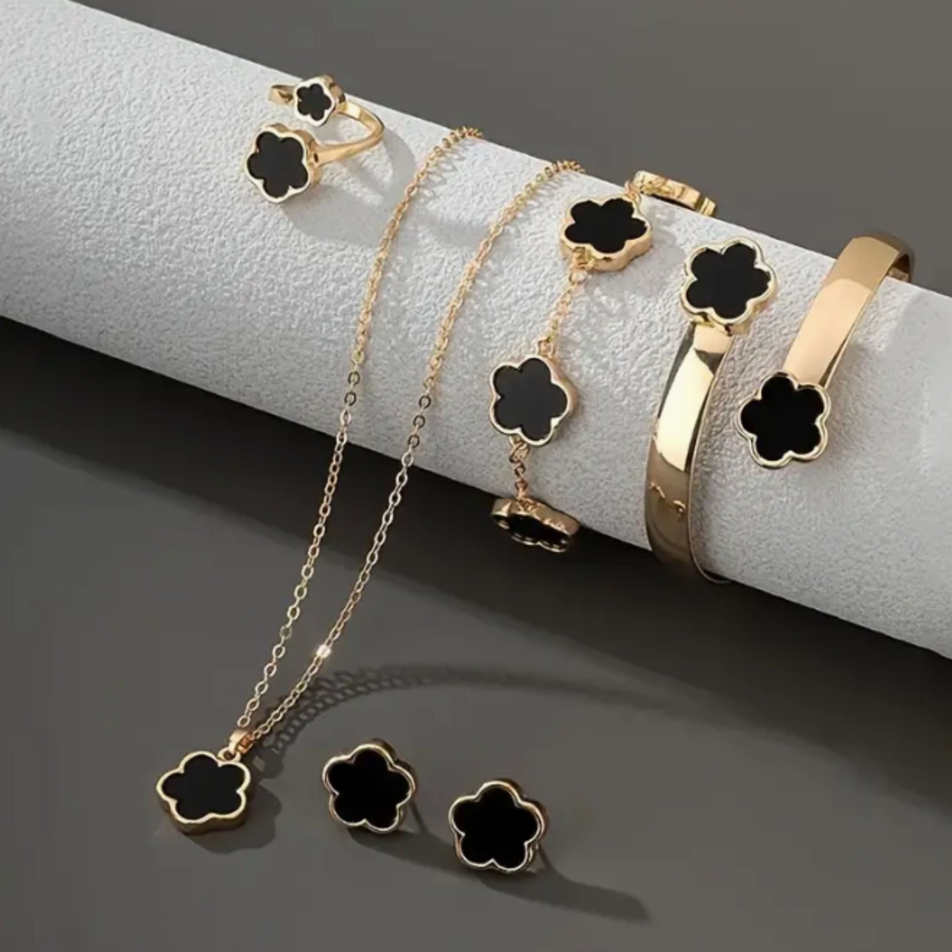 Black & Gold Lucky Clover Jewelry Set