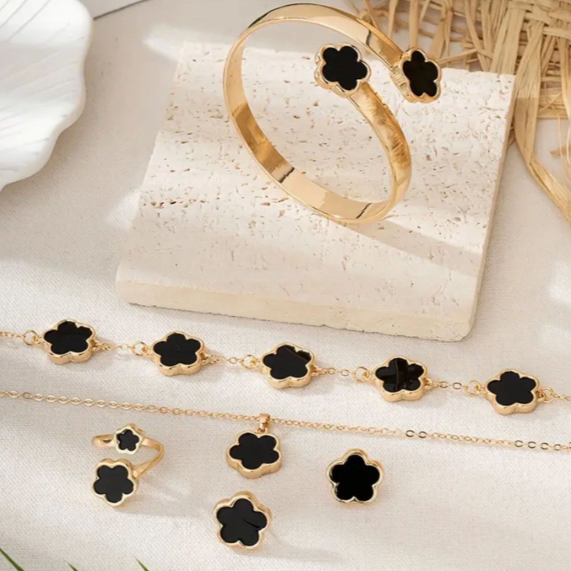 Black & Gold Lucky Clover Jewelry Set