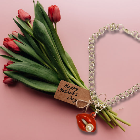 Red Pearly Lips Bracelet