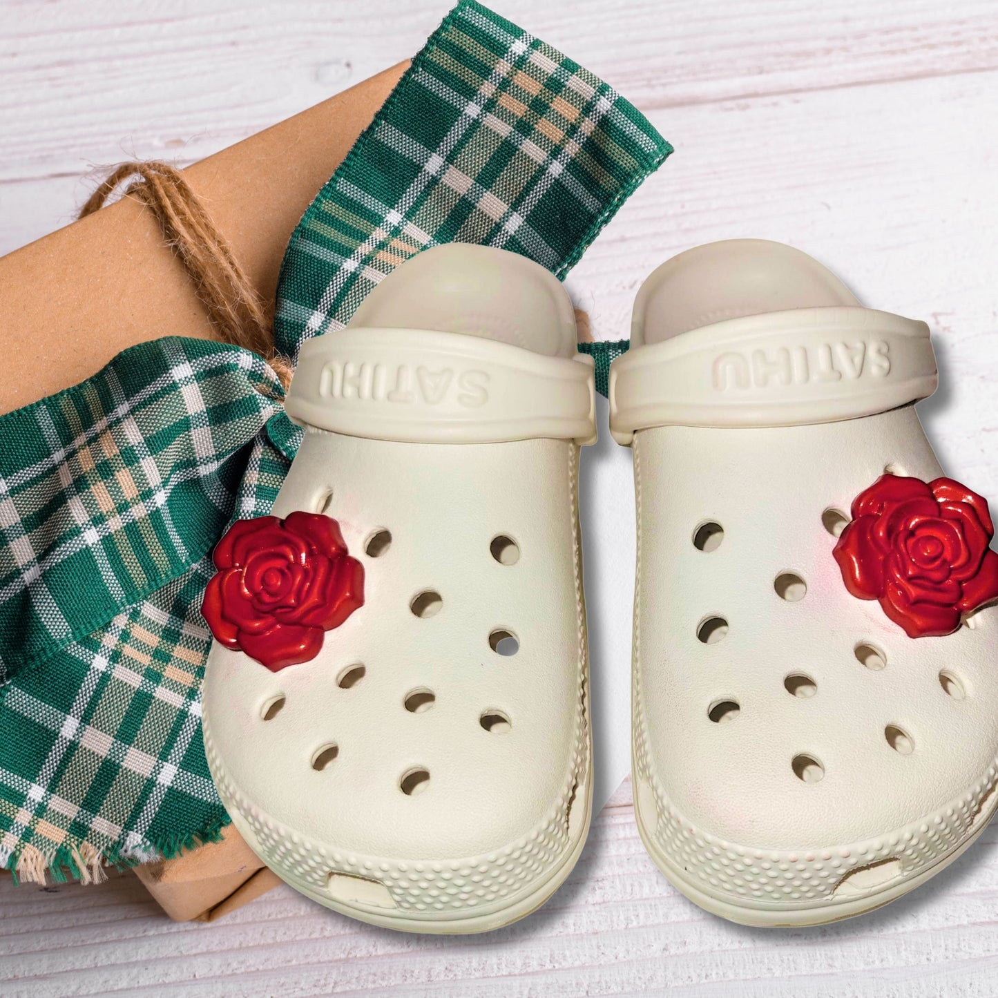Crocs Charms Large Red Roses (2 Piece Set)