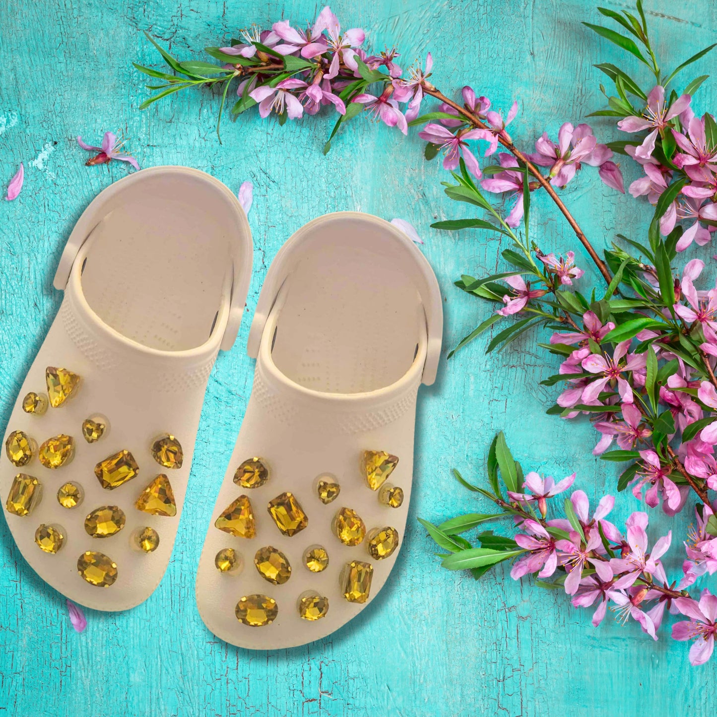 Luxury Gold Claw Yellow Glass Rhinestone Shoe Charms